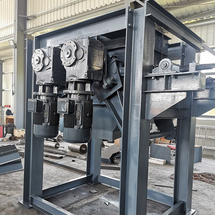 大塊瀝青破碎機(jī)(圖4) 大塊瀝青破碎機(jī)(圖4)