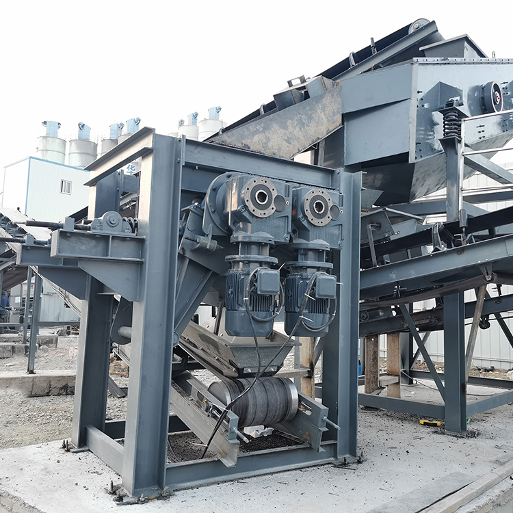 大塊瀝青破碎機(jī)(圖8) 大塊瀝青破碎機(jī)(圖8)